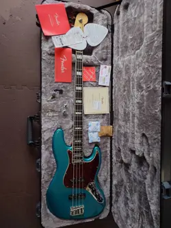 ELECTRIC BASS GUITAR FENDER USA JAZZ ELITE AMERICA TURQUOISE COLOR WITH CASE