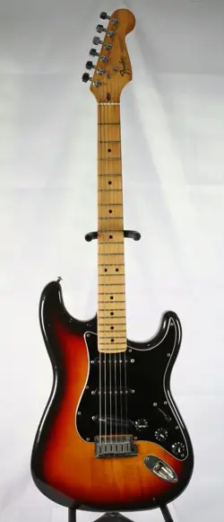VINTAGE FENDER STRATOCASTER SUNBURST EARLY 1980'S SERIES E GUITAR