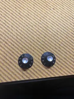 VINTAGE 1970’S FENDER GUITAR/AMP KNOBS (1-10 NUMBERED)