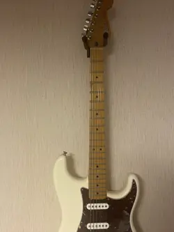2008 FENDER STRATOCASTER DELUXE GUITAR