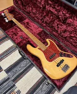 FENDER JAZZ BASS 1975 SAFE DELIVERY FROM JAPAN