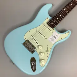 JUNIOR COLLECTION STRATOCASTERNO250410