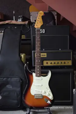 FENDER VINTERA II '60S STRATOCASTER 3-COLOR SUNBURST ELECTRIC GUITAR FROM JAPAN