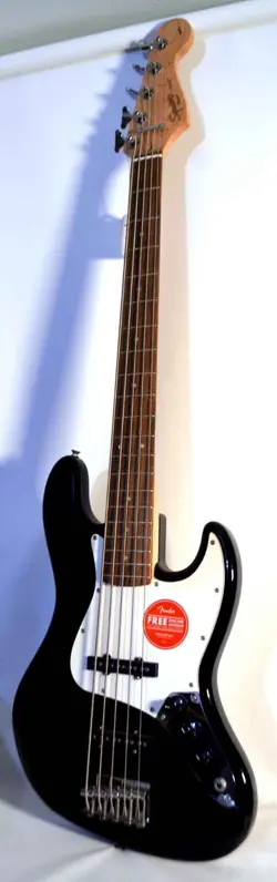 SQUIER BY FENDER JAZZ BASS 5 STRING AFFINITY GOOD CONDITION PROSETUP NEW CASE.