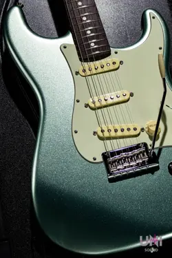 FENDER AMERICAN PROFESSIONAL II STRATOCASTER RW MYST SFG 2023