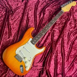 FENDER JAPAN STS-62 CUSTOM ORDER MODEL ELECTRIC GUITAR USED FROM JAPAN