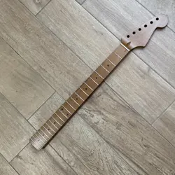 STRATOCASTER FITS