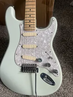 SHOP STRATOCASTER GILMOUR