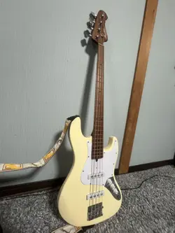 BACCHUS ELECTRIC BASS FENDER STRAP VOX SAFE DELIVERY FROM JAPAN