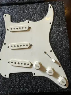 USA FENDER CUSTOM SHOP CLOSET CLASSIC PRO STRAT LOADED PICKGUARD SCN NOISELESS