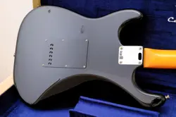 SHOP STRATOCASTER SAFE