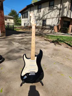 WITH MAPLE NECK