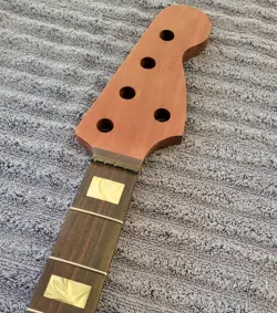 WARMOTH FENDER BASS NECK 5 STRING  / GREAT CONDITION