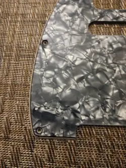 PICKGUARD FITS FENDER