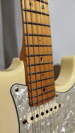 STRATOCASTER SEE