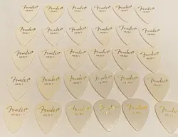 PICKS-1990’S FENDER-351-WHITE CELLULOID
