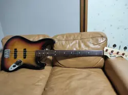 WARMOTH FRETLESS NECK FENDER JAPAN BODY ELECTRIC BASS