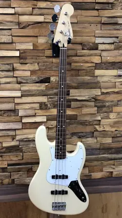 ELECTRIC BASS FENDER JAPAN WITH CASE