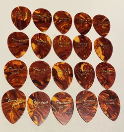 PICKS-1990’S FENDER-MEDIUM-358 1/2