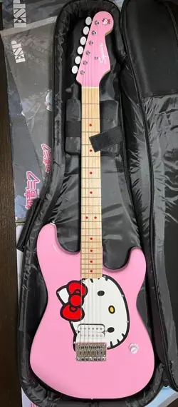 GUITAR [USED]