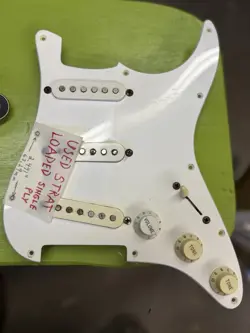 GENUINE FENDER LOADED PICKGARD SSS