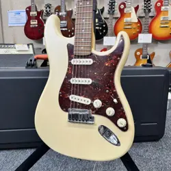 DELUXE STRATOCASTER NO.MG979