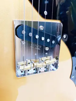FENDER TELECASTER GOLD
