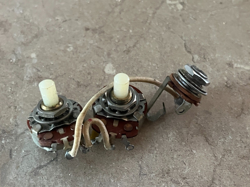 PRECISION MUSTANG GUITAR