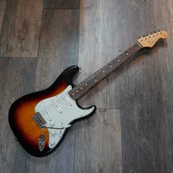 FENDER MADE IN JAPAN HERITAGE 60S STRATOCASTER