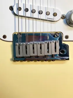 FENDER YNGWIE MALMSTEEN STRATOCASTER VINTAGE WHITE DIMARZIO PICKUPS