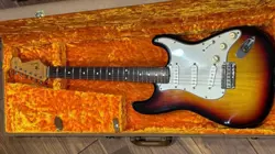 ELECTRIC GUITAR FENDER CUSTOM MASTER GRADE 1961 STRATOCASTER 1997 SUNBURST