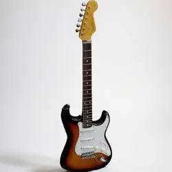 FENDER JAPAN ST62 ELECTRIC GUITAR WITH USA PICKUPS & SOFT CASE - USED