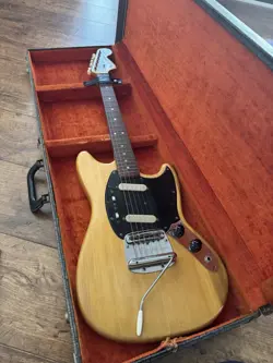 FENDER VIBRATO ELECTRIC