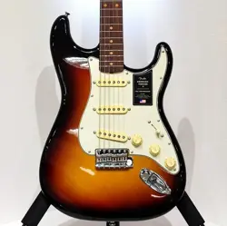 FENDER AMERICAN VINTAGE II 1961 STRATOCASTER / 3-COLOR SUNBURST #GG32E