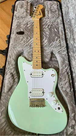 SQUIER MINI ELECTRIC GUITAR MINT GREEN FENDER USED SHIPPING FROM JAPAN