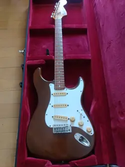 ELECTRIC GUITAR FENDER STRATOCASTER 1979 RARE COLOR WITH HARD CASE