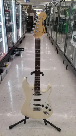 FENDER JAPAN STRATOCASTER ST72-85SC ELECTRIC GUITAR MADE IN JAPAN