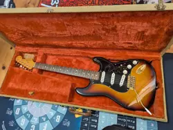 ELECTRIC GUITAR FENDER USA STEVIE RAY VAUGHAN SRV STRATOCASTER SUNBURST SE927051