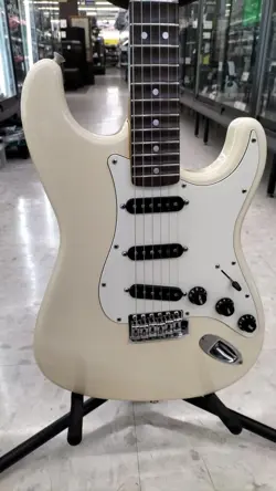 FENDER JAPAN ST72-85SC ELECTRIC GUITAR USED