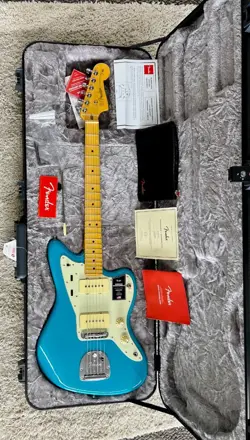 II JAZZMASTER MIAMI