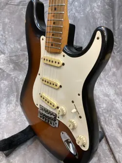 FENDER AMERICAN VINTAGE '57 STRATOCASTER MOD(NO250414)