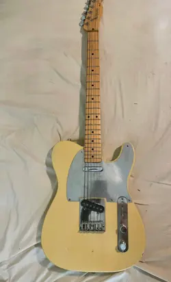 YELLOW FENDER MADE