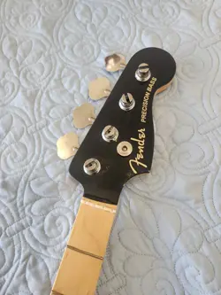 HEADSTOCK HIPSHOT