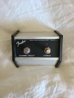 FENDER 2 BUTTON FOOT SWITCH CHANNEL SELECT / CHORUS