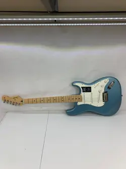 FENDER PLAYER SERIES STRATOCASTER, MAPLE FINGERBOARD, TIDEPOOL FINISH