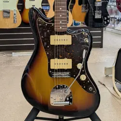 FENDER JAPAN JM66 USED ALDER BODY MAPLE NECK ROSEWOOD FINGERBOARD 3TS W/SOFTCASE