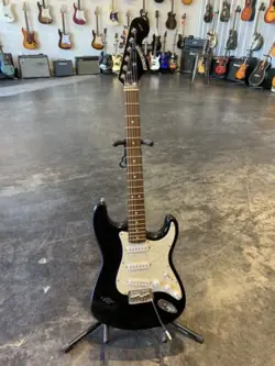 SQUIER FENDER STARCASTER