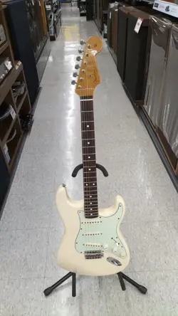60S STRATOCASTER 250414