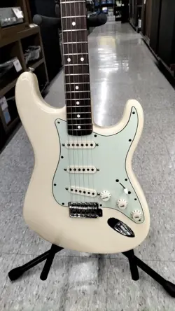 STRATOCASTER 250414
