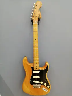 FENDER STRATOCASTER 250414
